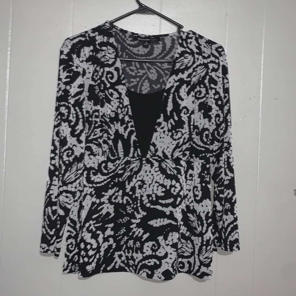 BRIGGS NEW YORK WOMANS BLOUSE